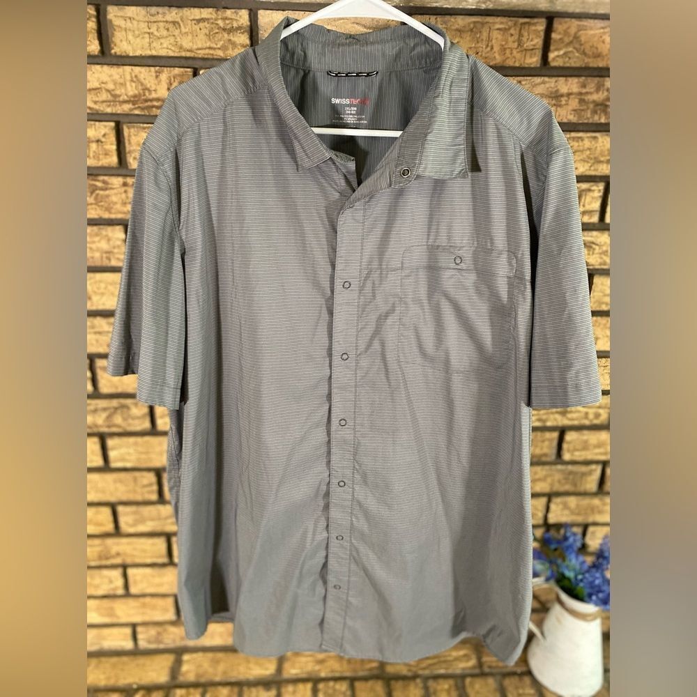 Swiss tech button up‎ casual top